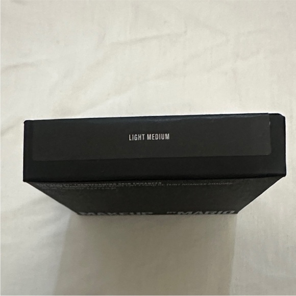 Makeup by Mario - Softsculpt Transforming
Skin Perfector - Picture 3 of 3